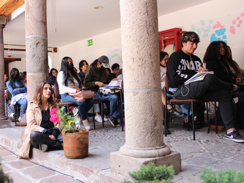 Conversatorio: Luchas del pasado al presente. Retos de las mujeres en la sociedad moderna.