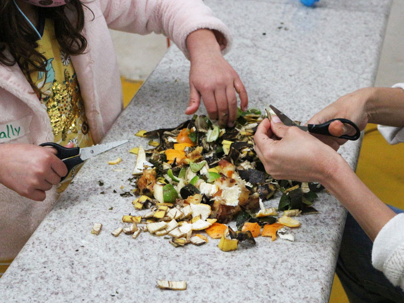 ¡Conozca cómo compostar en el hogar, este fin se semana en el CAC!